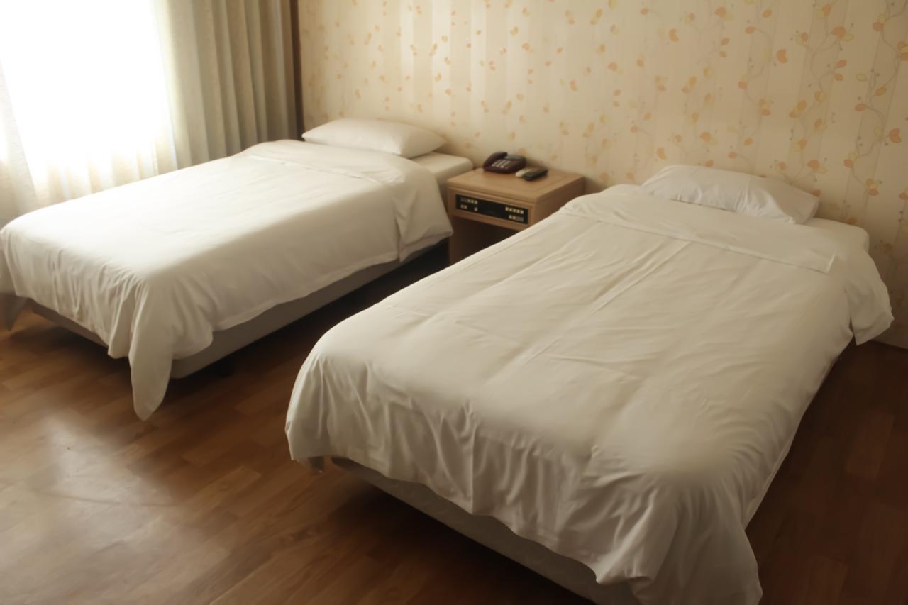 Emerald Hotel Jeju Exterior photo