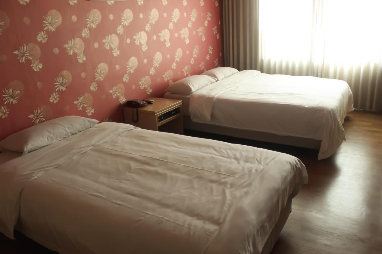 Emerald Hotel Jeju Exterior photo