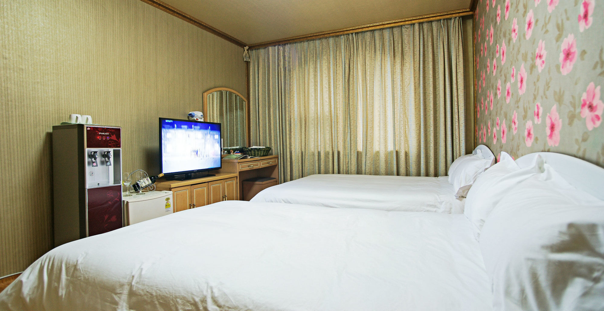 Emerald Hotel Jeju Exterior photo
