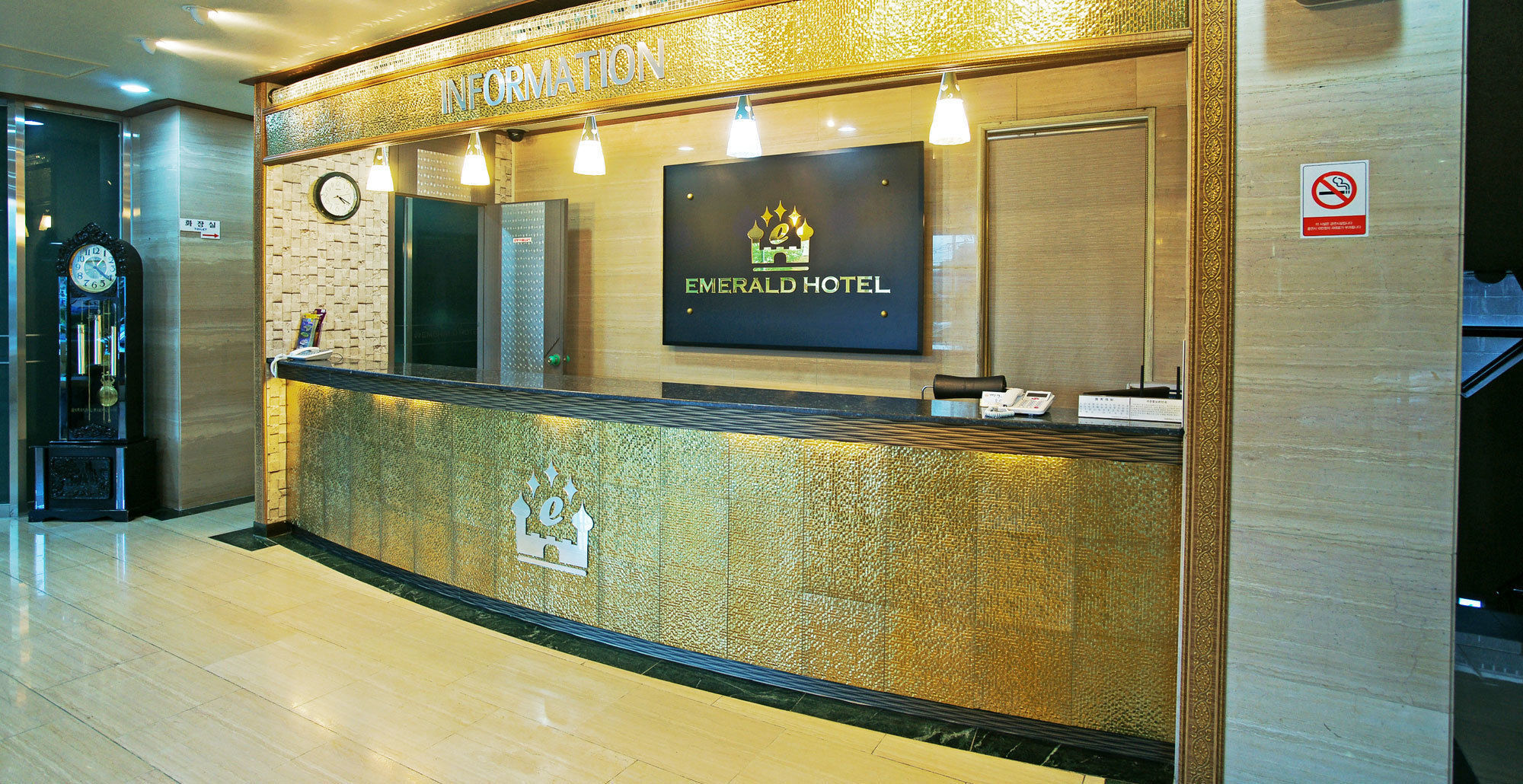 Emerald Hotel Jeju Exterior photo