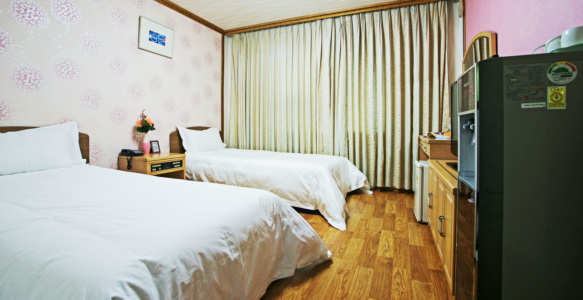 Emerald Hotel Jeju Exterior photo