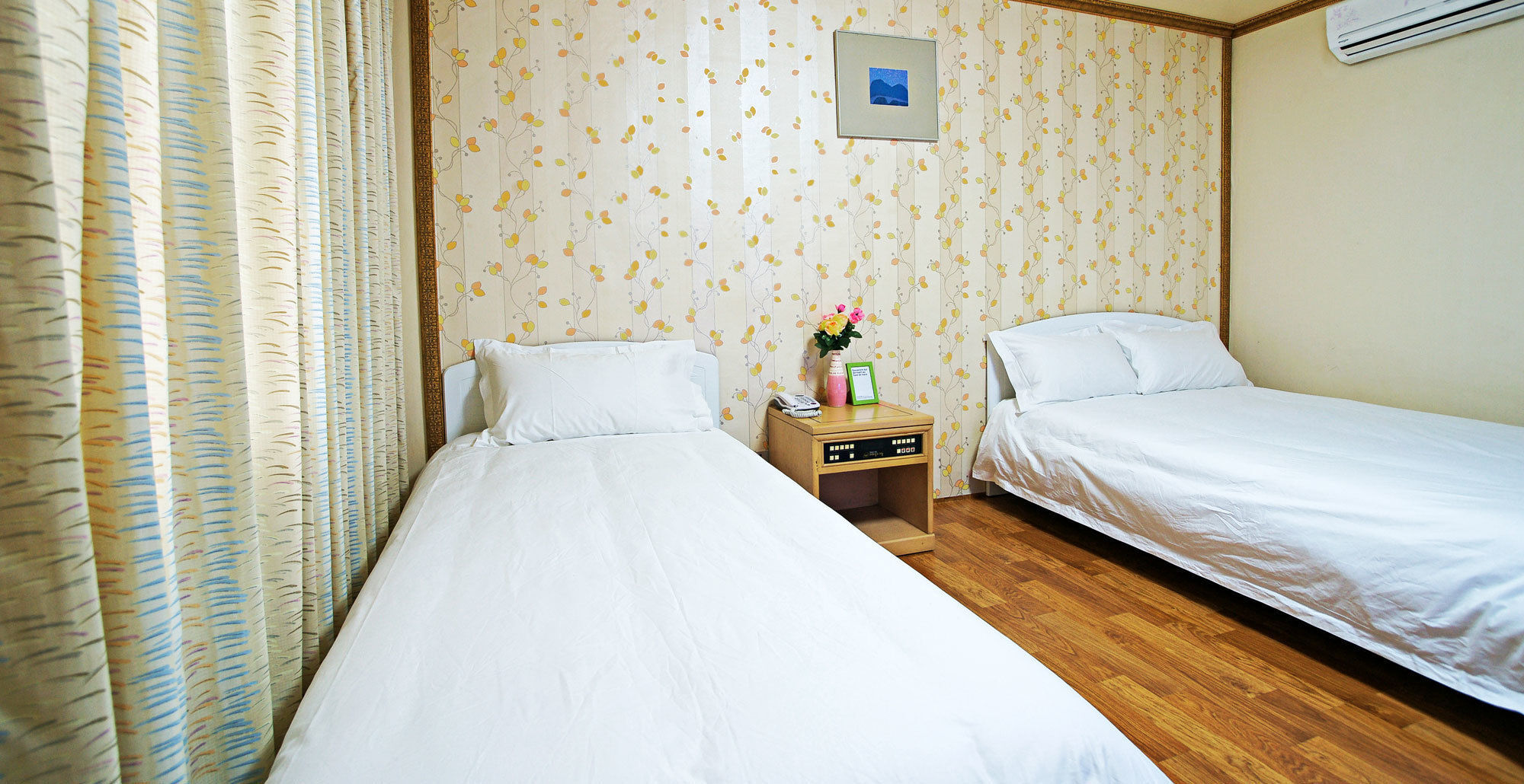 Emerald Hotel Jeju Exterior photo