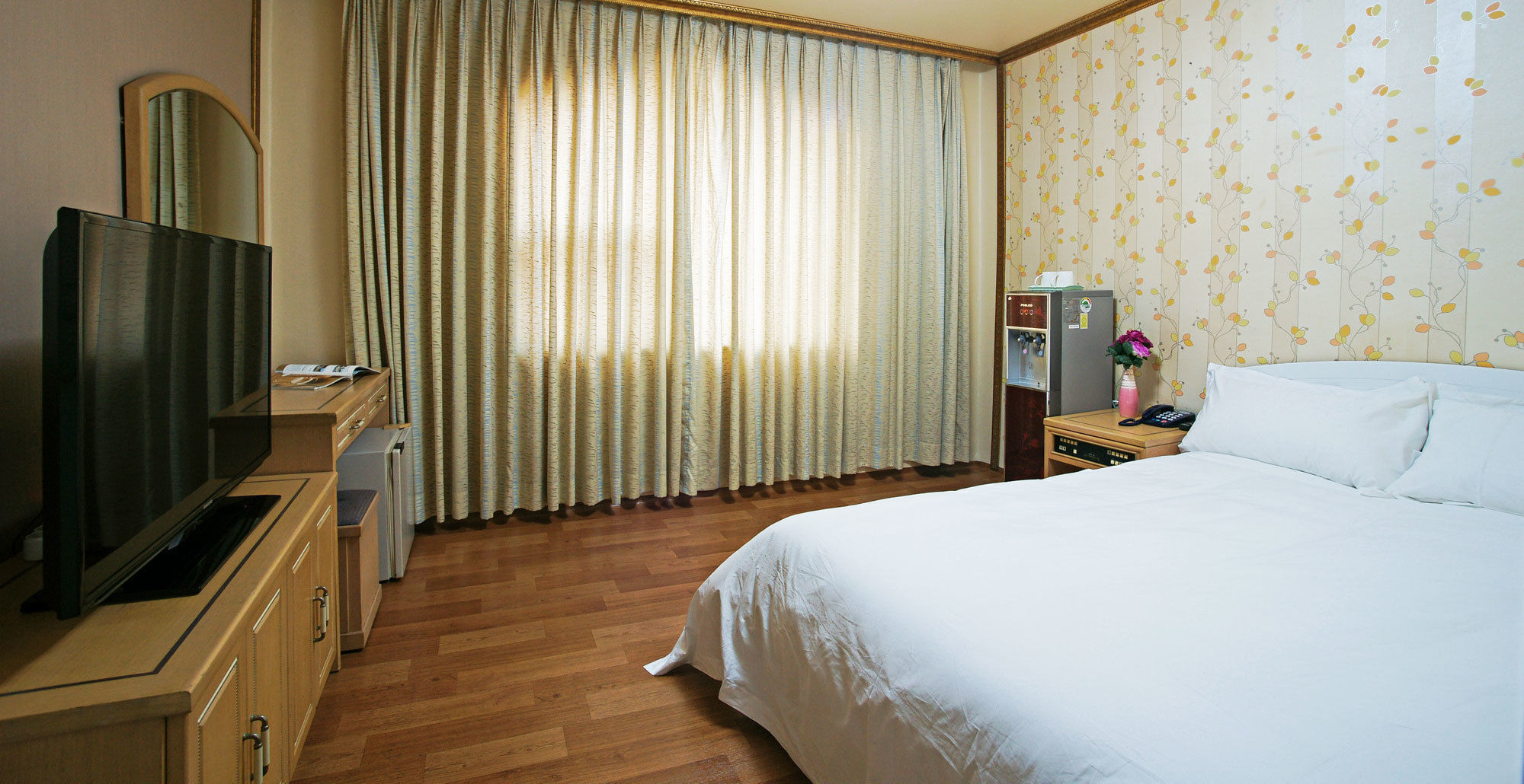 Emerald Hotel Jeju Exterior photo